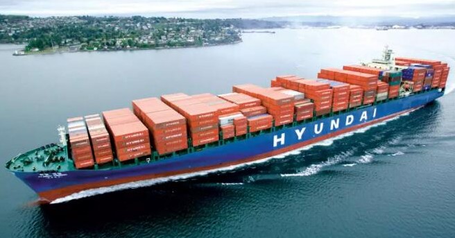 Modern merchant ship changed its name and continued to suffer