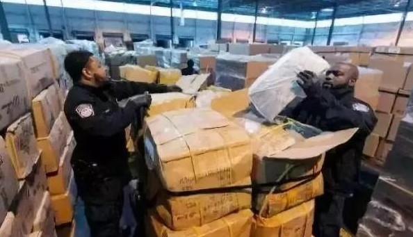 US Customs inspects intellectual property infringing goods
