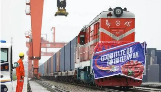 China sends 100,000 crawfish to CHINA RAILWAY Express "to go to Russia for the World Cup"